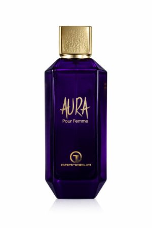Aura Pour_Femme _бутилка Лилава бутилка парфюм Aura Pour Femme by Grandeur със златиста капачка на бял фон