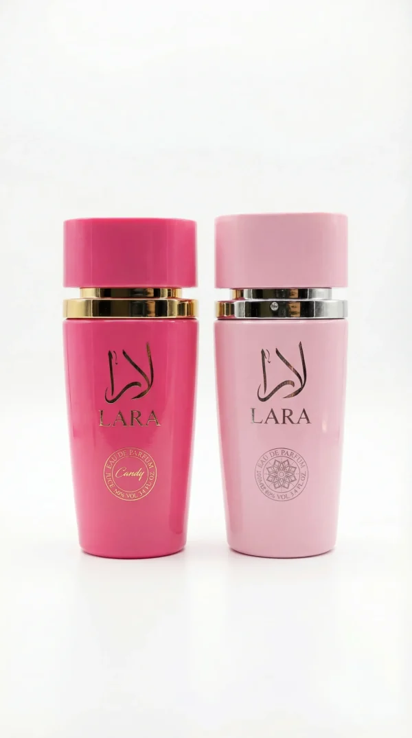 Lara Candy + Lara Pink – официално изображение Lara Candy и Lara Pink eau de parfum 2x100 ml комплект от два дамски парфюма с розови бутилки на бял фон