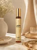 Изискан аромат за елегантното ежедневие Makhsouse Eau de Parfum 35 ml в стилна дамска обстановка с топли златисти акценти.