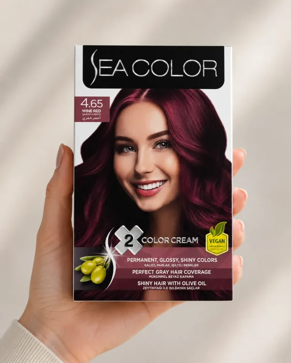Sea Color 4.65 Wine Red в ръка Sea Color 4.65 Wine Red крем боя за коса, държана естествено в ръка