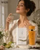 Жена използва ELYSORA W020 с Lara Tous – дамски парфюмен сет 50 ml + 100 ml в lifestyle сцена