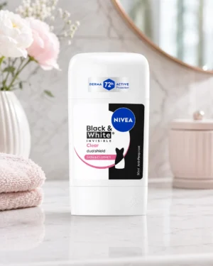 NIVEA Black & White Invisible Clear Део Стик NIVEA Black & White Invisible Clear део стик на тоалетна масичка