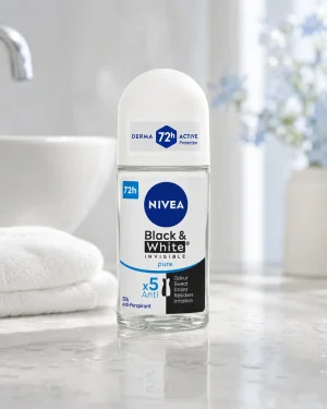NIVEA Black & White Invisible Pure рол-он антиперспирант 50ml в баня NIVEA Black & White Invisible Pure рол-он антиперспирант 50ml в светла баня с кърпи