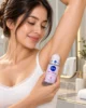 NIVEA Pearl & Beauty рол-он антиперспирант 50 ml – lifestyle сцена с парфюма NIVEA Pearl & Beauty рол-он антиперспирант 50 ml – lifestyle сцена с парфюма