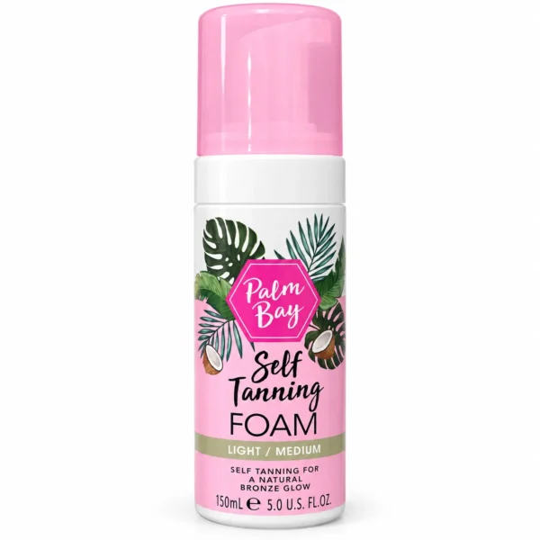 Palm Bay Self Tanning Foam Light / Medium автобронзираща пяна 150 ml – изображение на бял фон Palm Bay Self Tanning Foam Light / Medium автобронзираща пяна 150 ml – изображение на бял фон