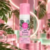 Palm Bay Self Tanning Foam Light / Medium автобронзираща пяна 150 ml – флакон в атмосферна сцена Palm Bay Self Tanning Foam Light / Medium автобронзираща пяна 150 ml – флакон в атмосферна сцена