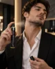 Valentine Milano For Men Eau de Parfum – Natural Spray Vaporisateur 35 ml – lifestyle сцена с парфюма Valentine Milano For Men Eau de Parfum – Natural Spray Vaporisateur 35 ml – lifestyle сцена с парфюма